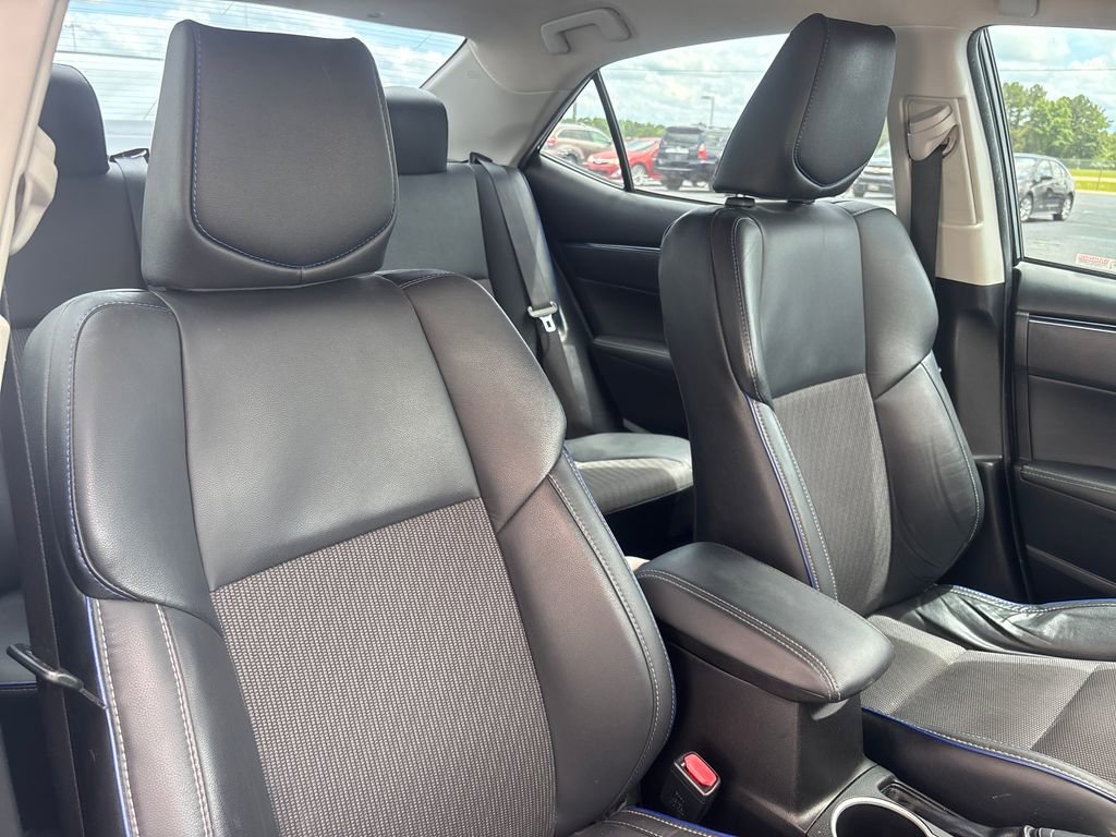 Used 2018 Toyota Corolla SE FWD image 16