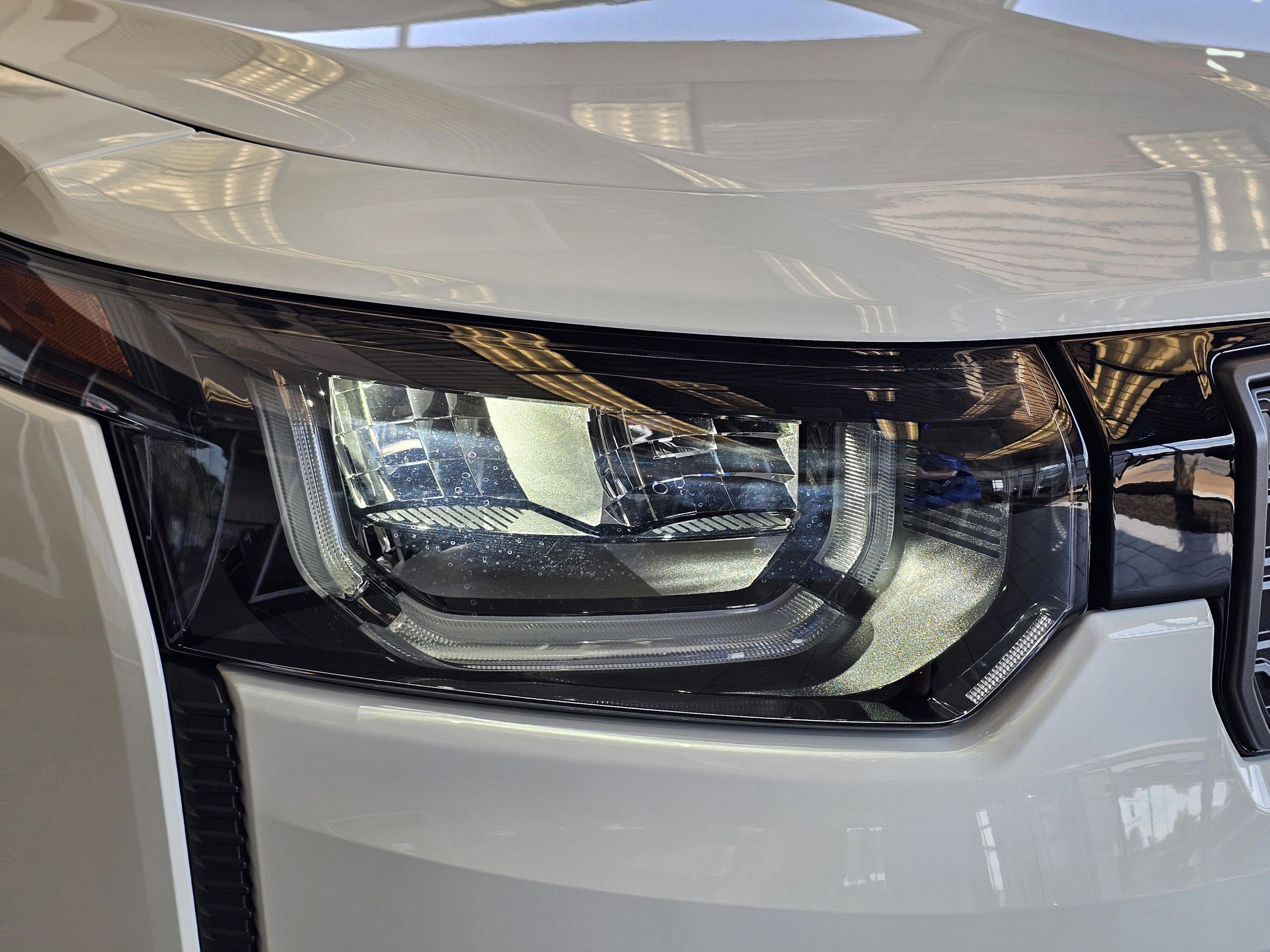 New 2026 Jeep Cherokee Overland image 4