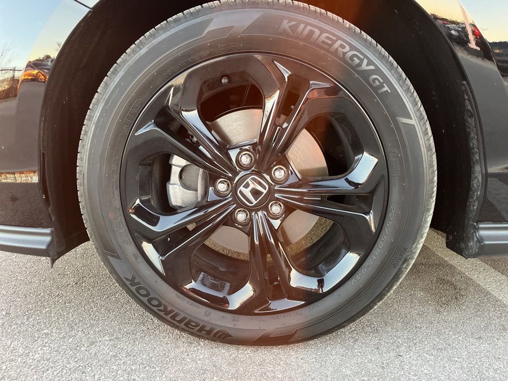 Used 2025 Honda Accord SE image 11