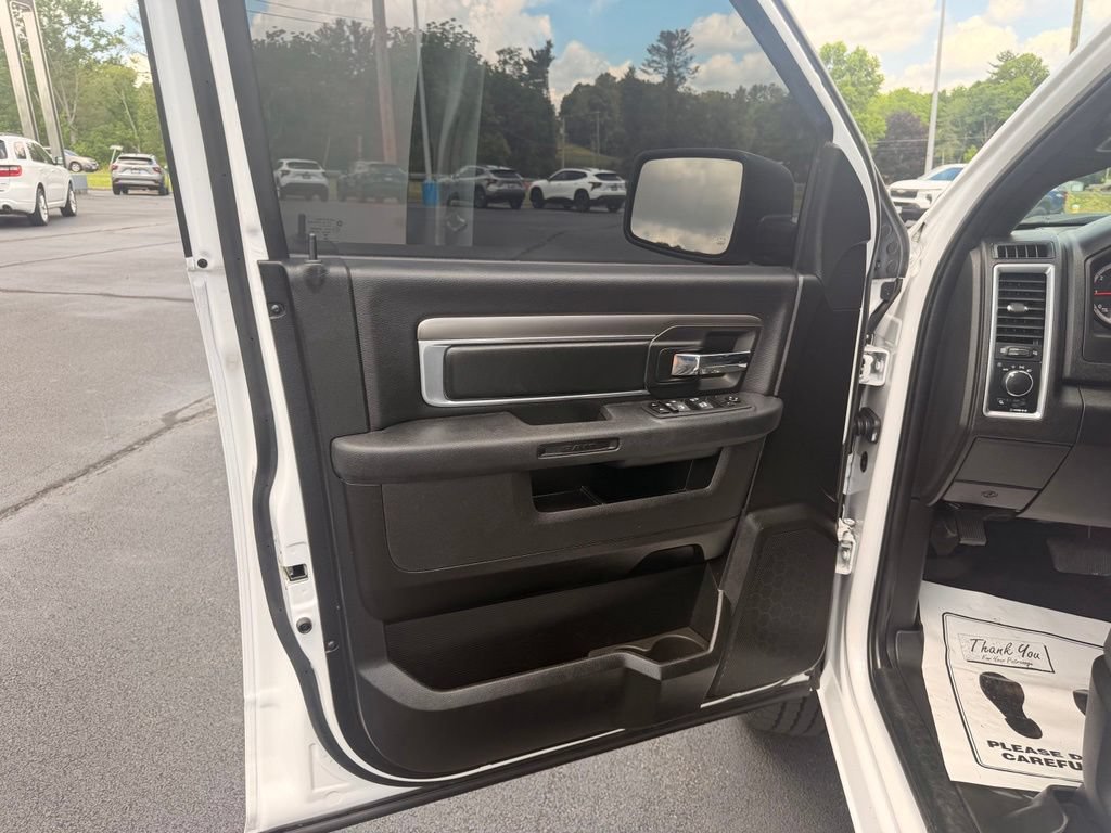 Used 2024 RAM 1500 Warlock AWD/4WD image 25