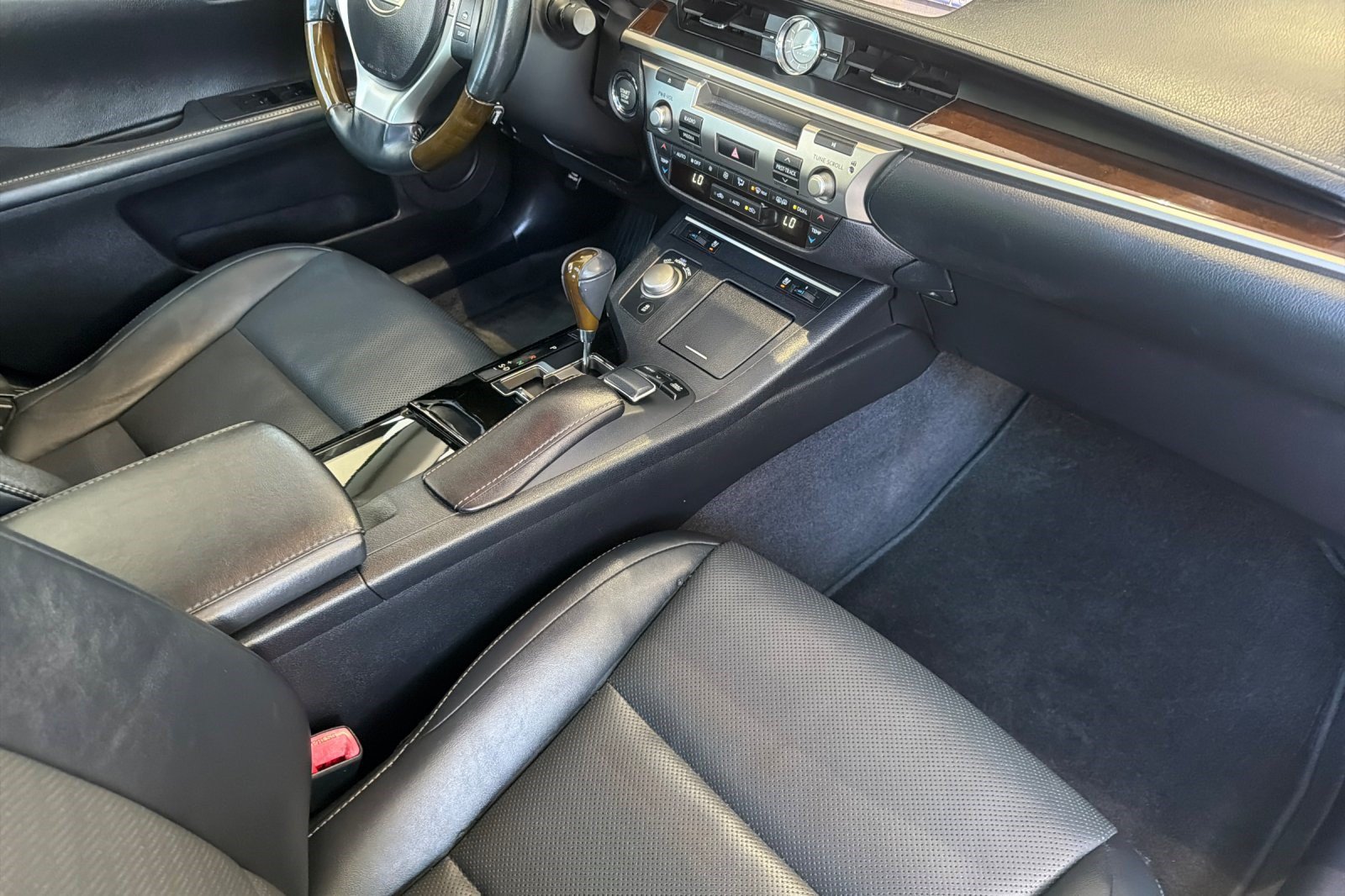 Used 2014 Lexus ES 350 w/ Premium Package FWD image 19