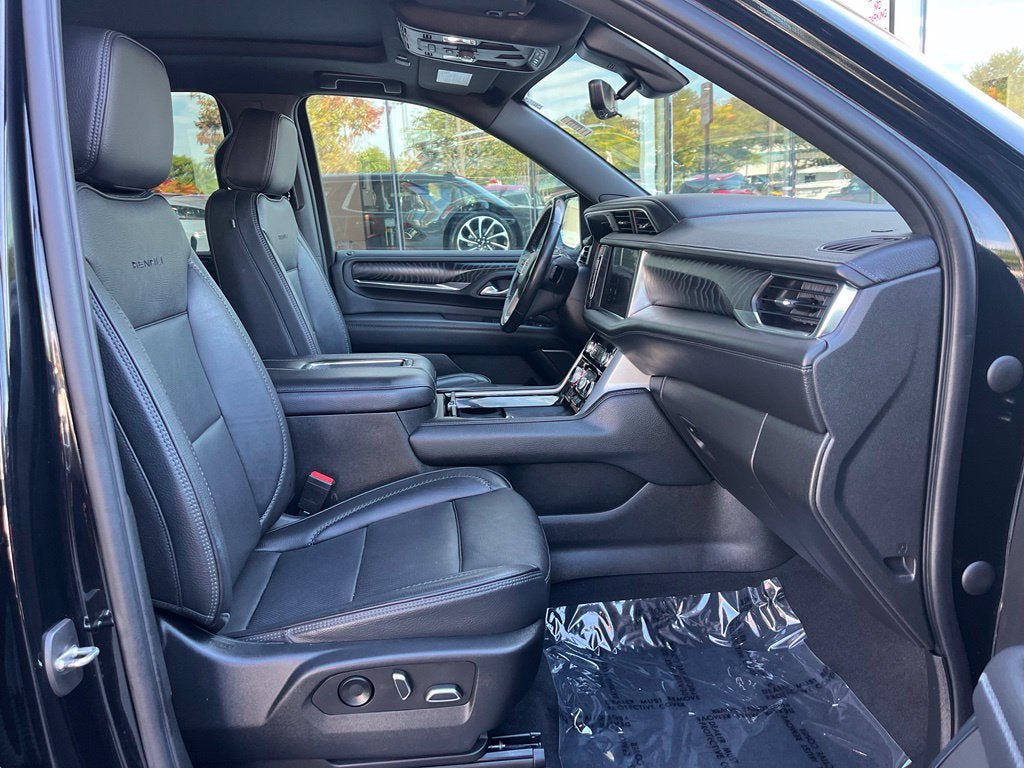 Used 2022 GMC Yukon Denali w/ Denali Premium Package AWD/4WD image 21