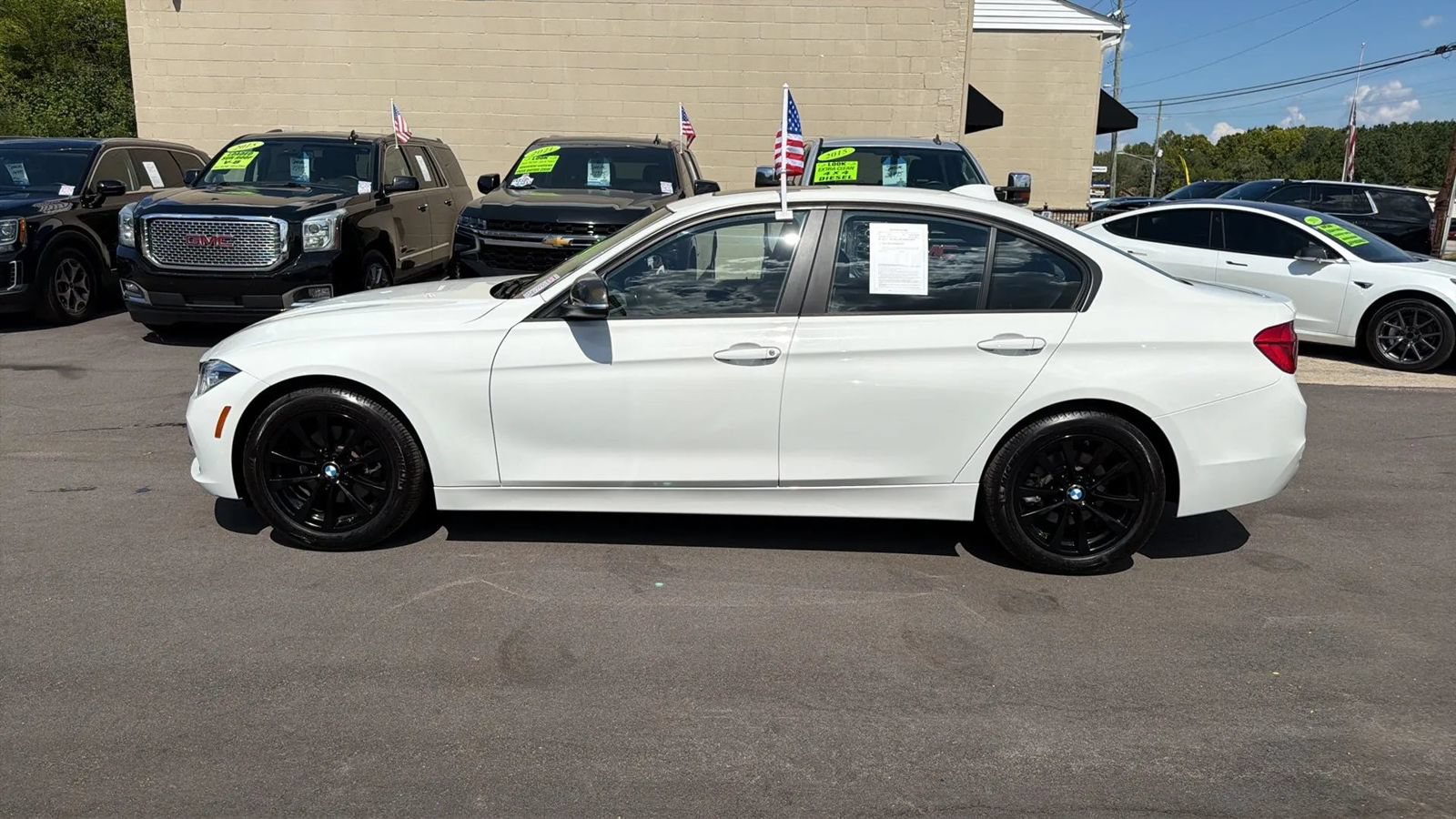 Used 2018 BMW 320i xDrive Sedan w/ Convenience Package AWD/4WD image 2