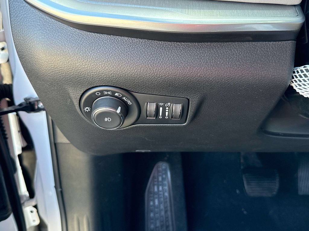 New 2026 Jeep Compass Limited w/ Sun, Sound & Navigation Group AWD/4WD image 25