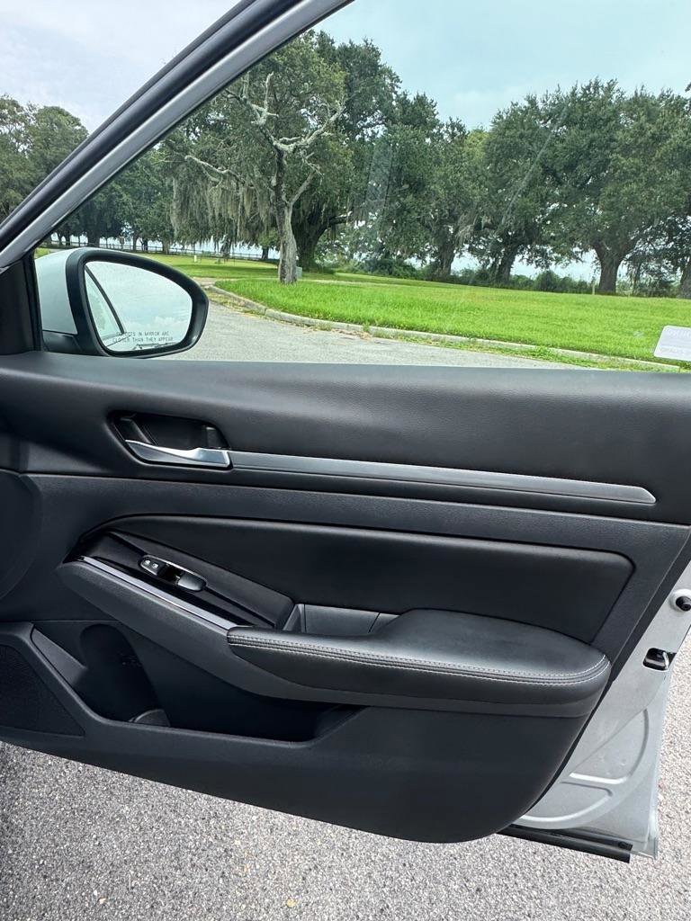 Used 2023 Nissan Altima 2.5 SV FWD image 13