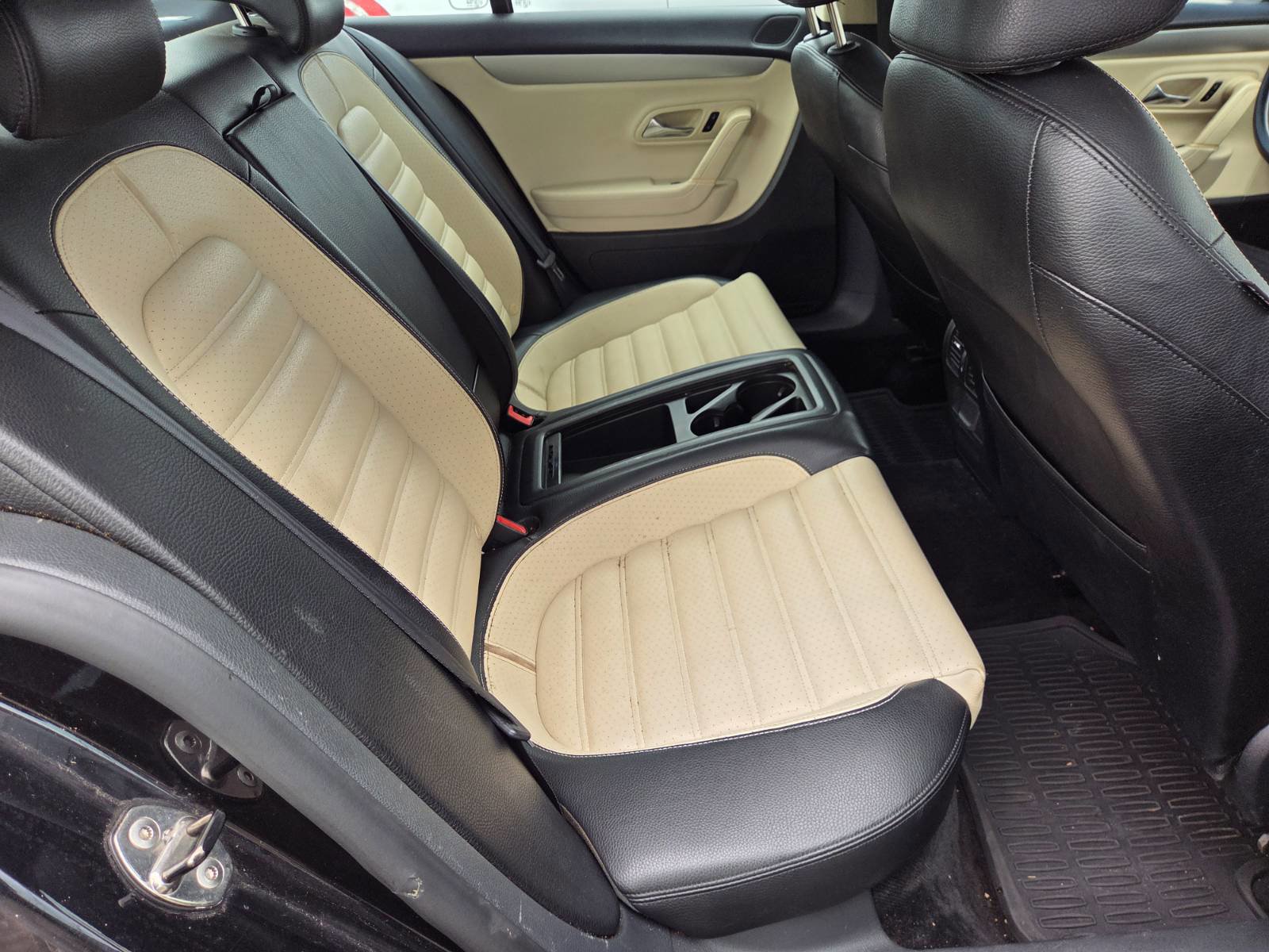 Used 2010 Volkswagen CC Sport FWD image 11