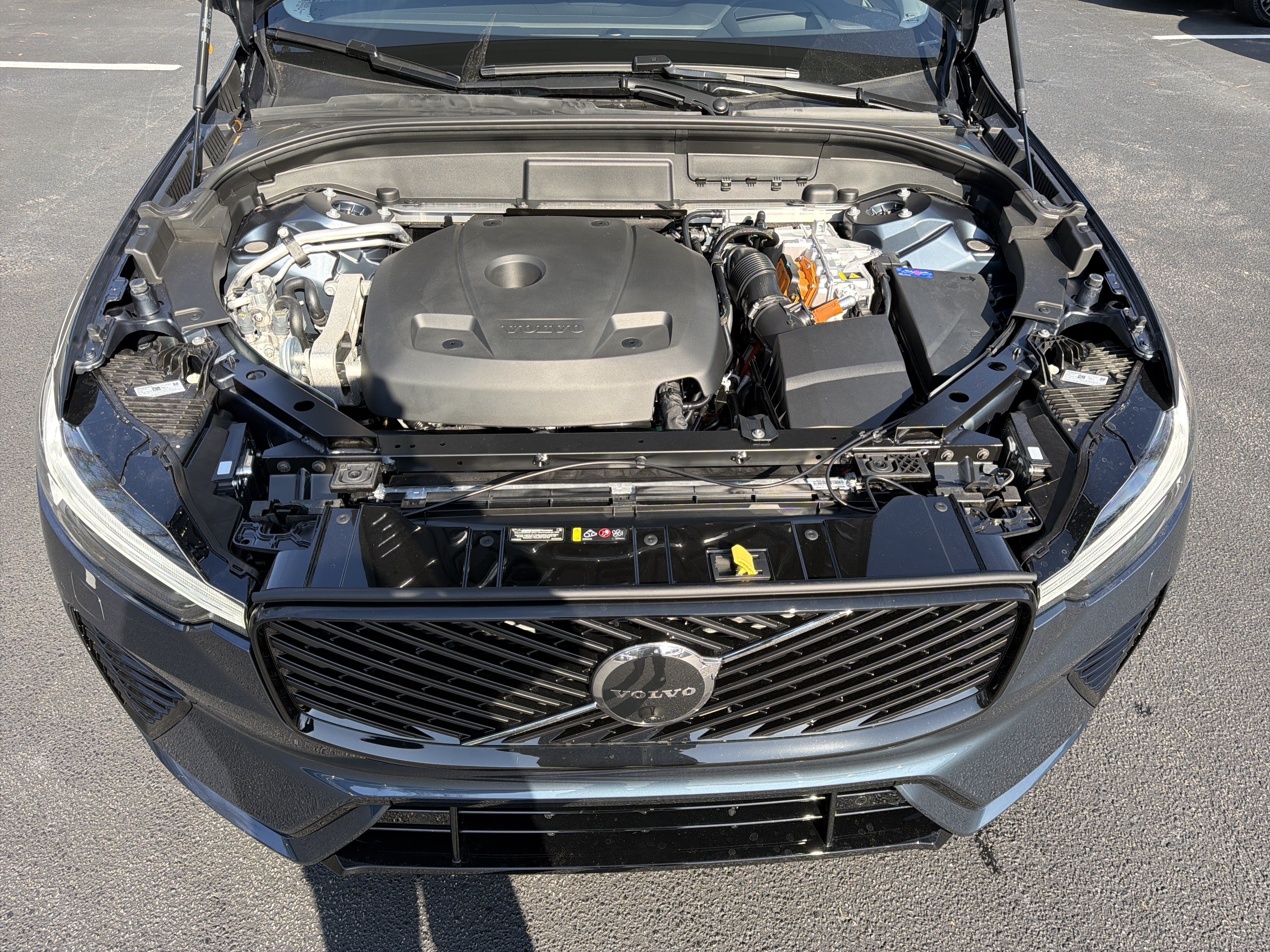 Used 2026 Volvo XC60 T8 Ultra w/ Protection Package Premier AWD/4WD image 36