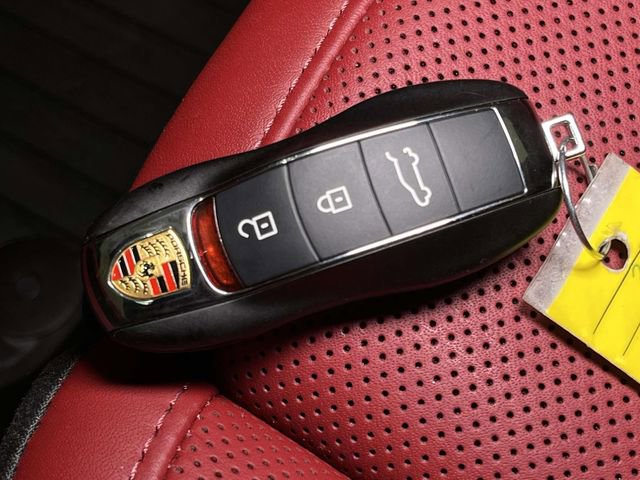 Certified 2025 Porsche Macan image 42