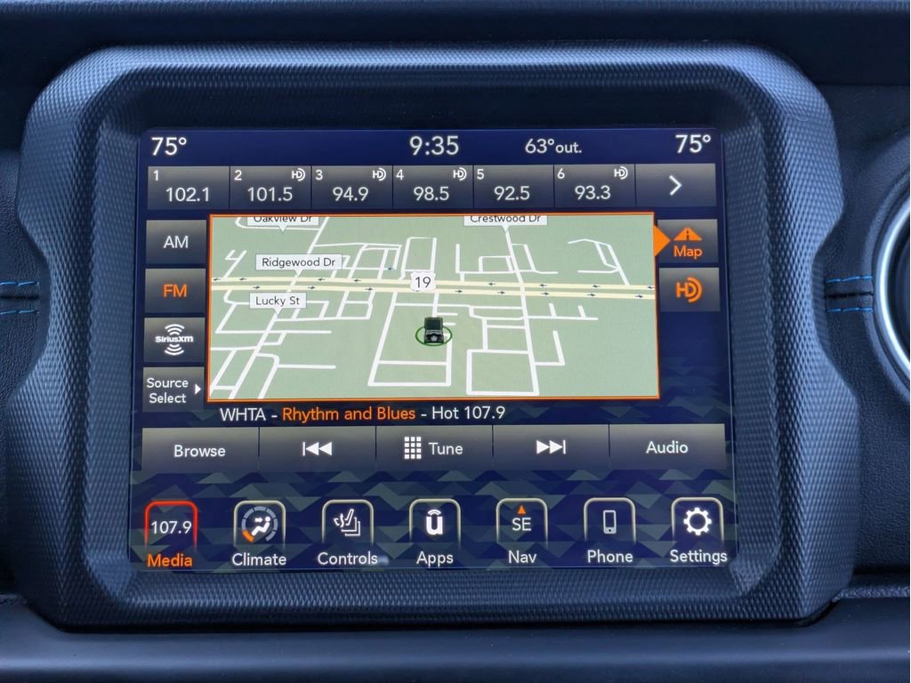 Used 2021 Jeep Wrangler Unlimited Rubicon 4xe w/ Cold Weather Group AWD/4WD image 17