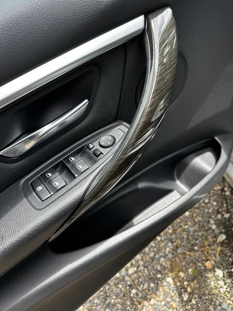 Used 2018 BMW 328d Sedan w/ Premium Package RWD image 11