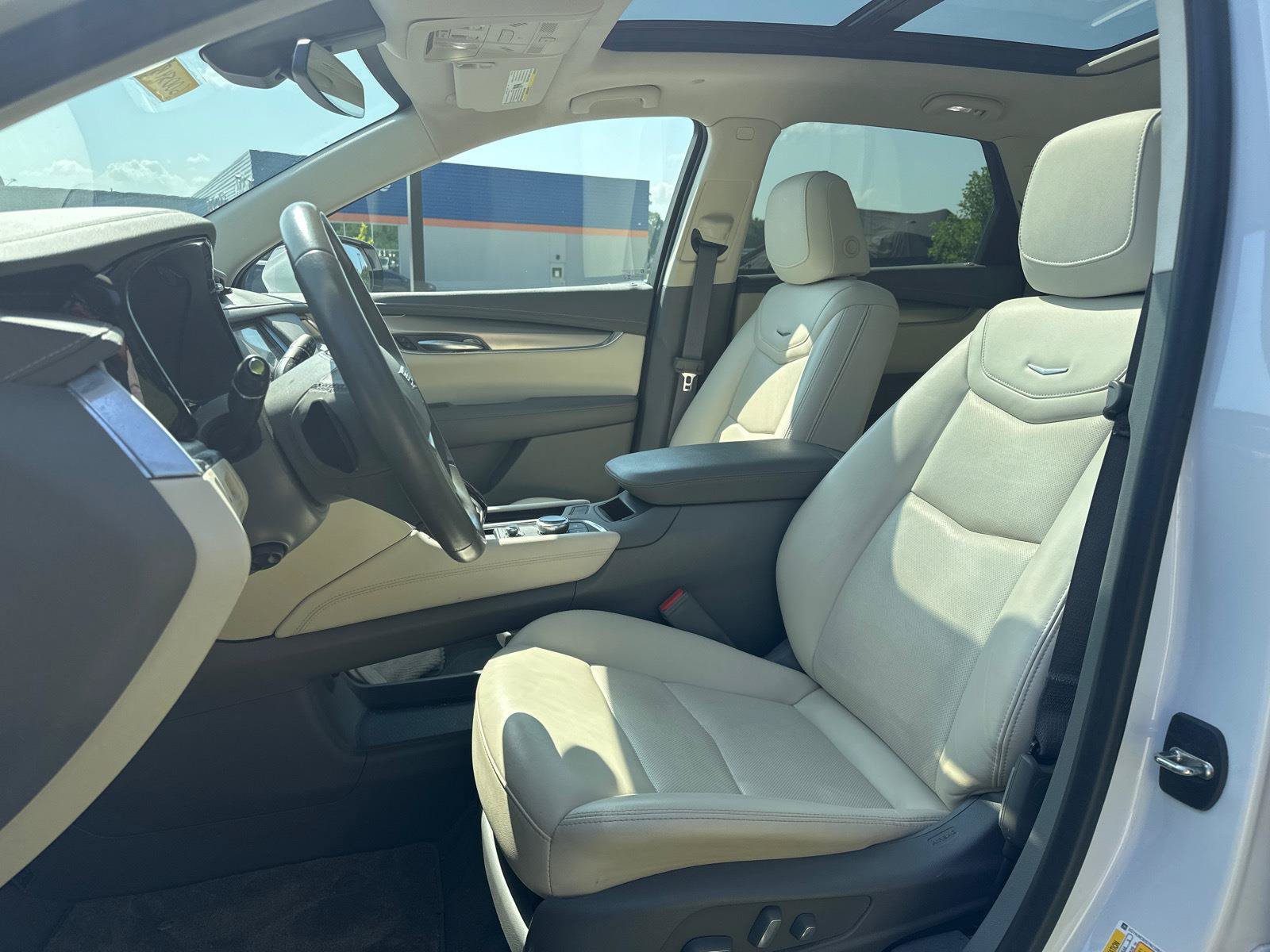 Used 2022 Cadillac XT5 Premium Luxury FWD image 6