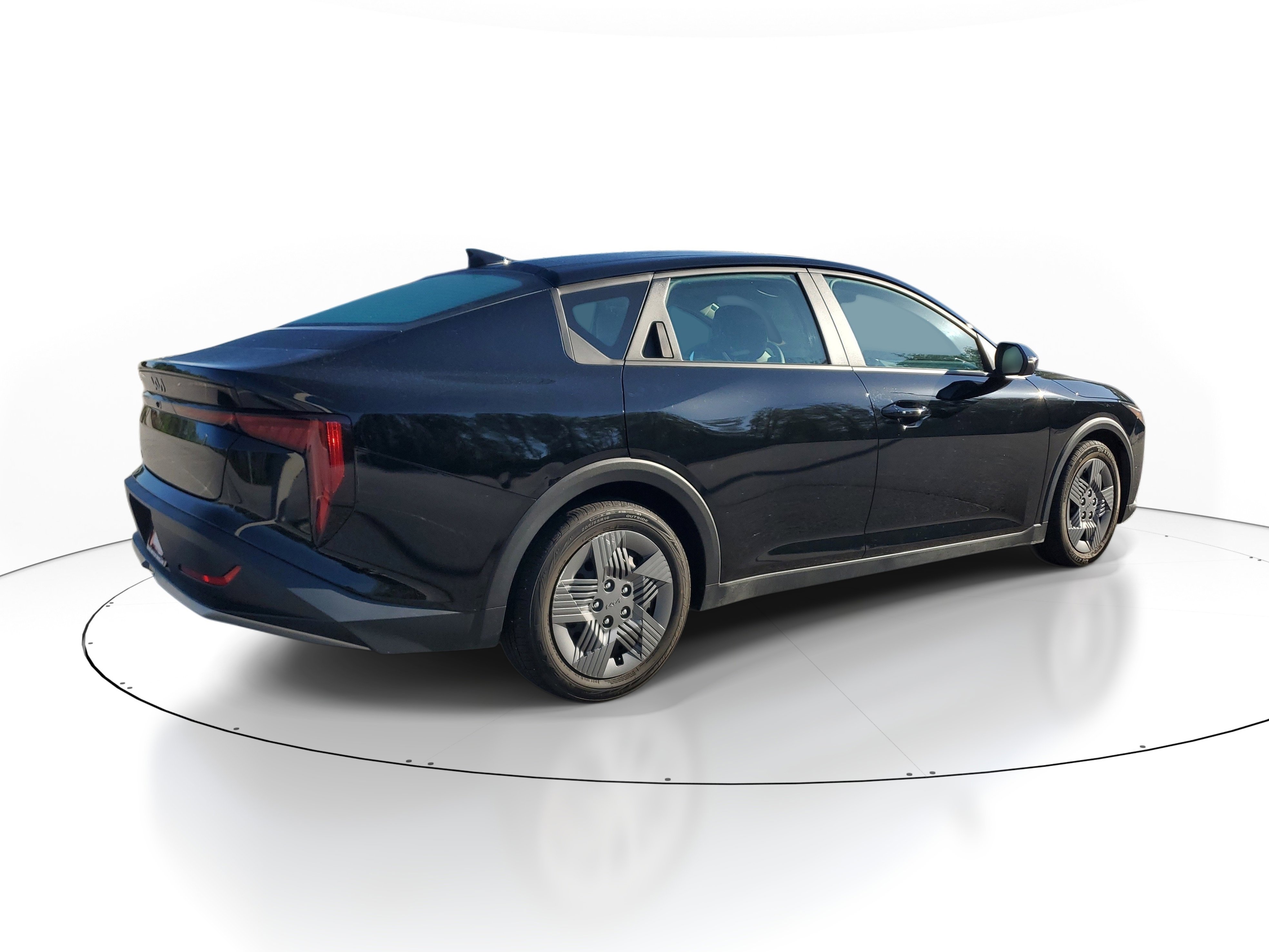 Used 2025 Kia K4 LX image 6