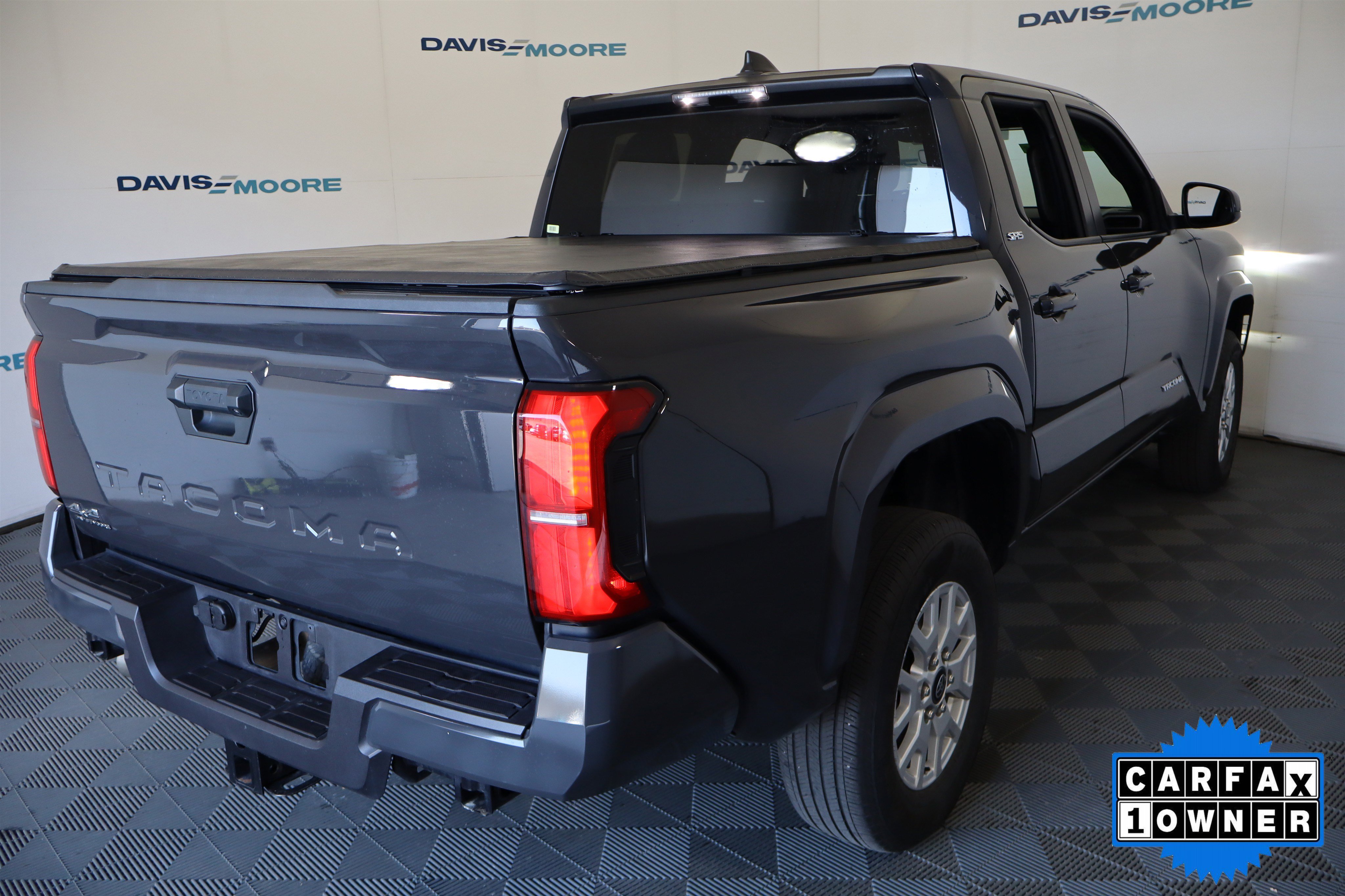 Used 2025 Toyota Tacoma SR5 AWD/4WD image 6