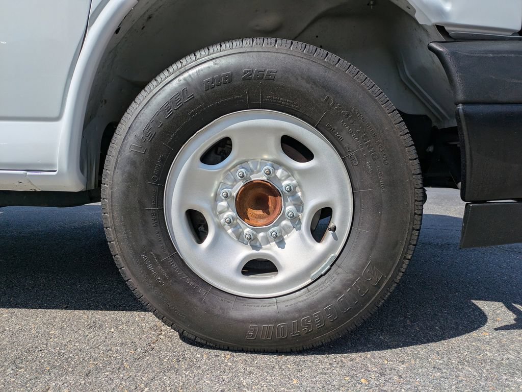 Used 2024 Chevrolet Express 2500 RWD image 12