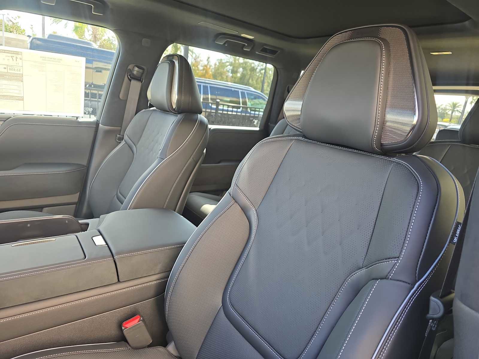 New 2026 INFINITI QX80 Autograph w/ Premium Cargo Package image 17