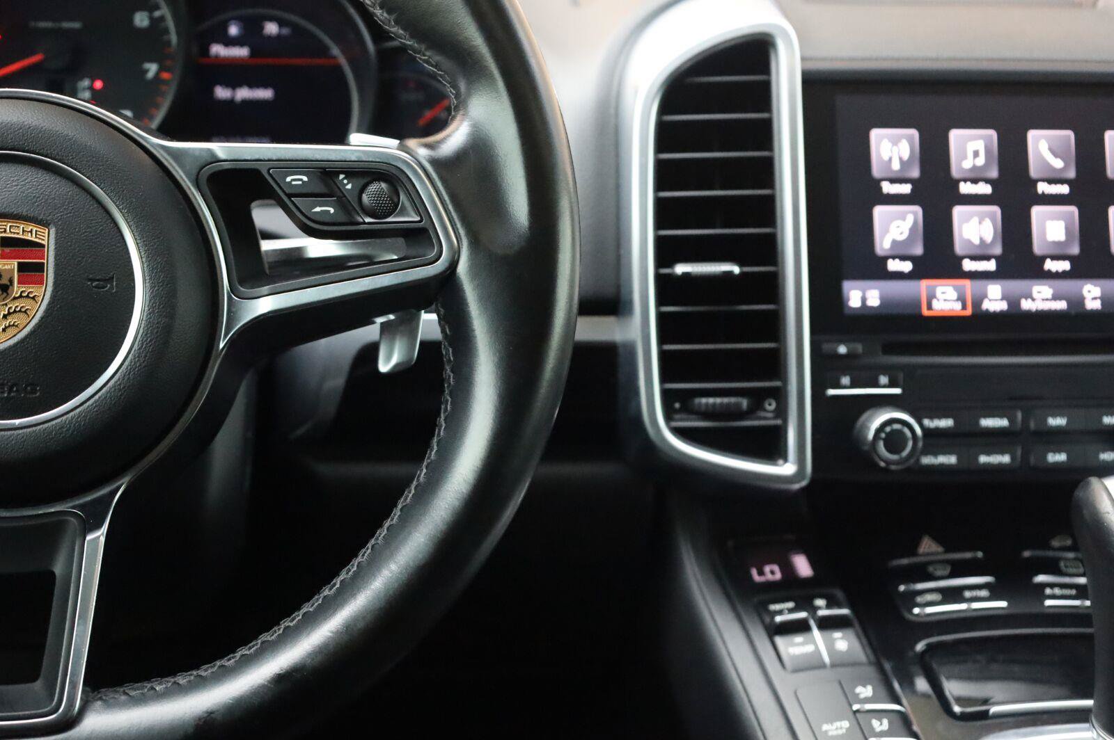 Used 2018 Porsche Cayenne AWD/4WD image 36