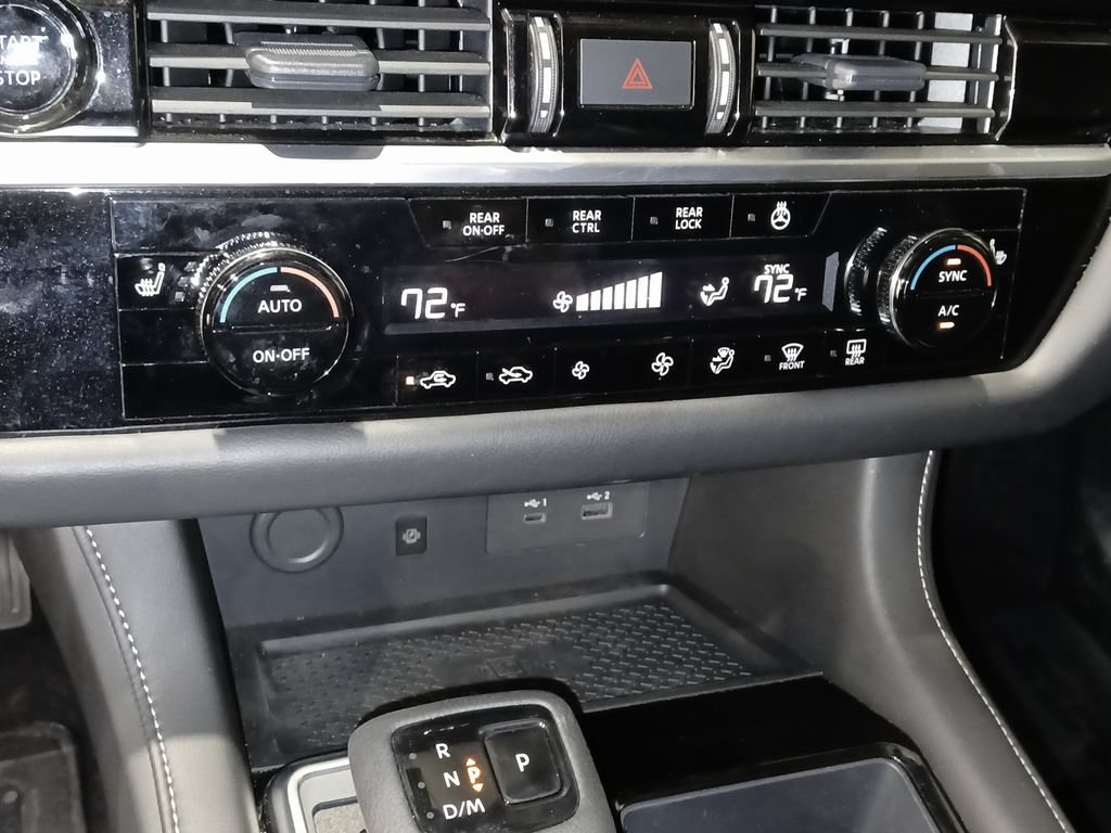 Used 2025 Nissan Pathfinder SL AWD/4WD image 21