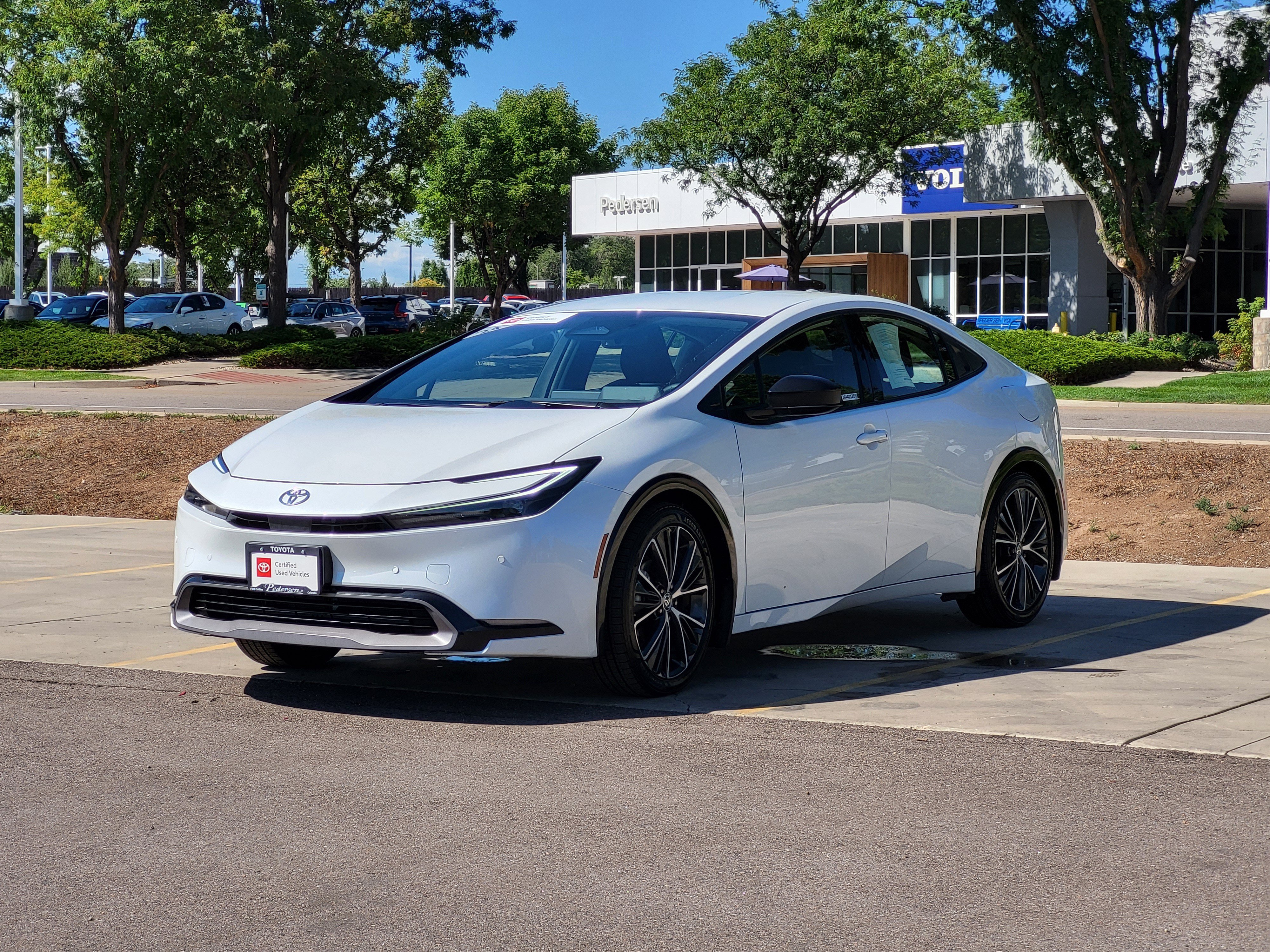 Certified 2024 Toyota Prius XLE FWD image 2