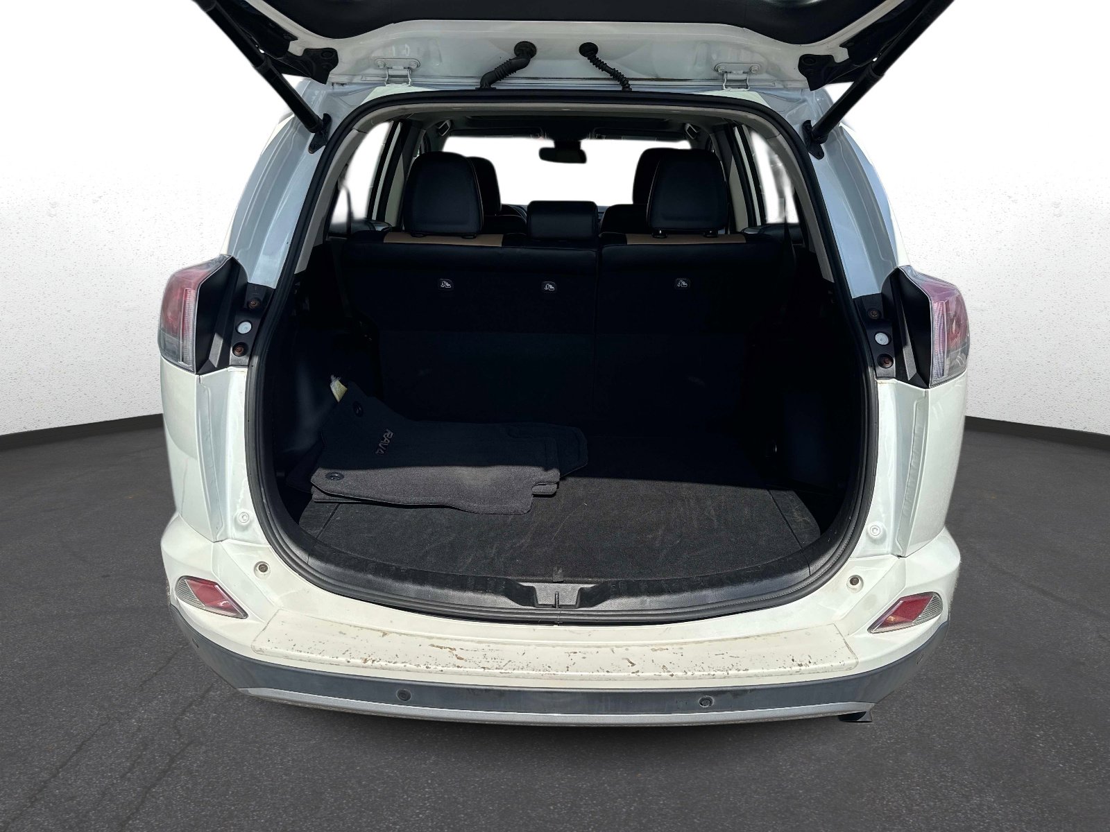 Used 2017 Toyota RAV4 Limited FWD image 11