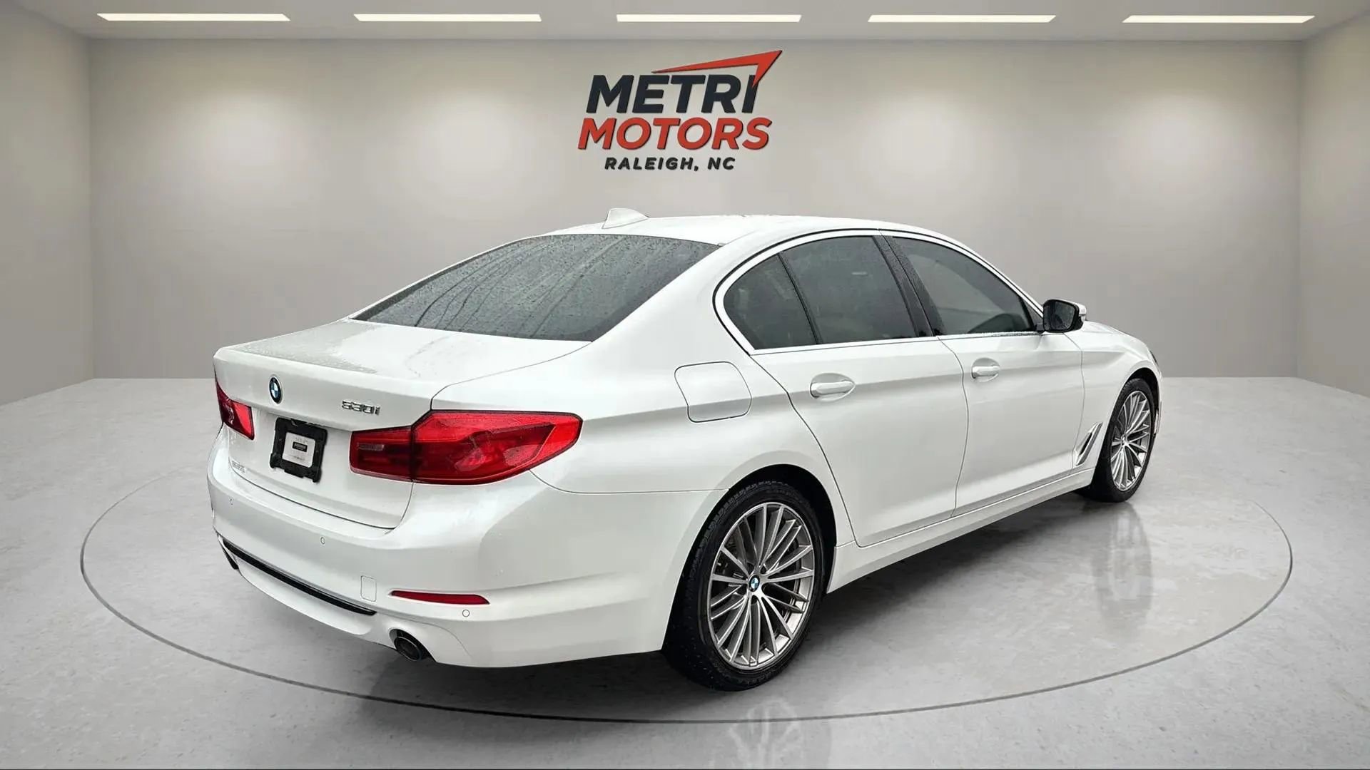 Used 2019 BMW 530i w/ Convenience Package image 5