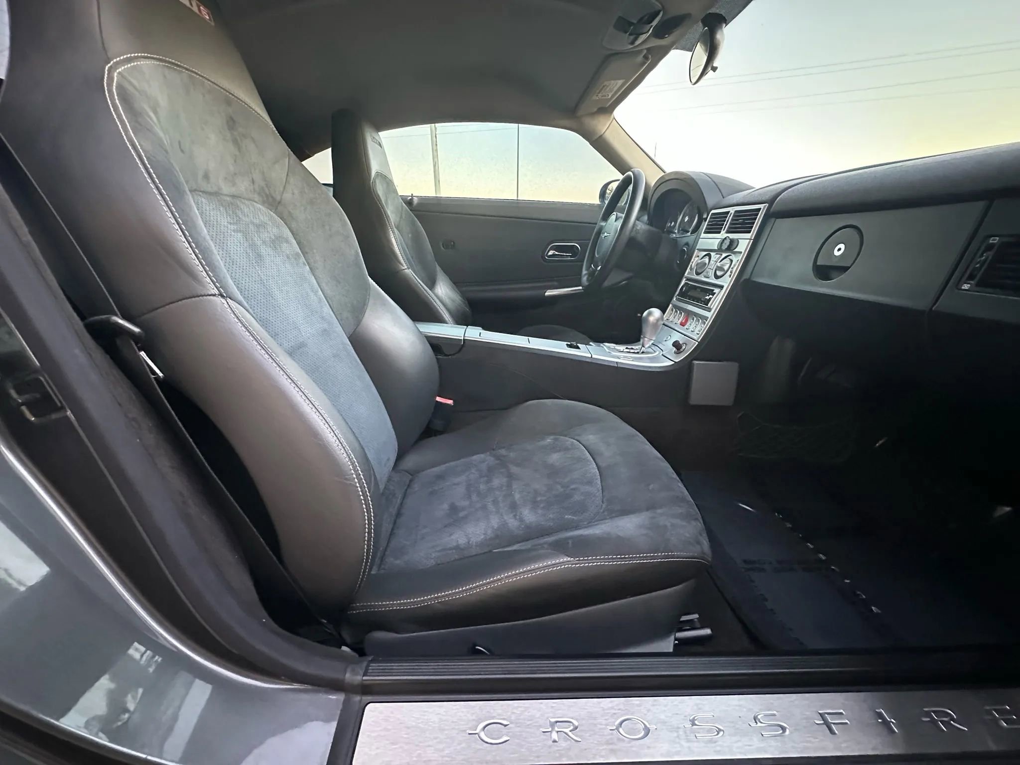 Used 2005 Chrysler Crossfire SRT-6 image 39