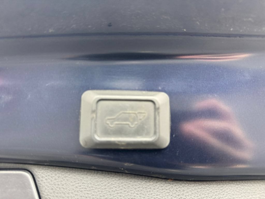 Used 2024 Toyota RAV4 XLE w/ Convenience Package AWD/4WD image 10