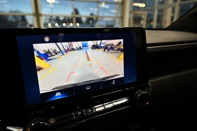 Used 2023 Chevrolet Colorado Trail Boss w/ Advanced Trailering Package image 17