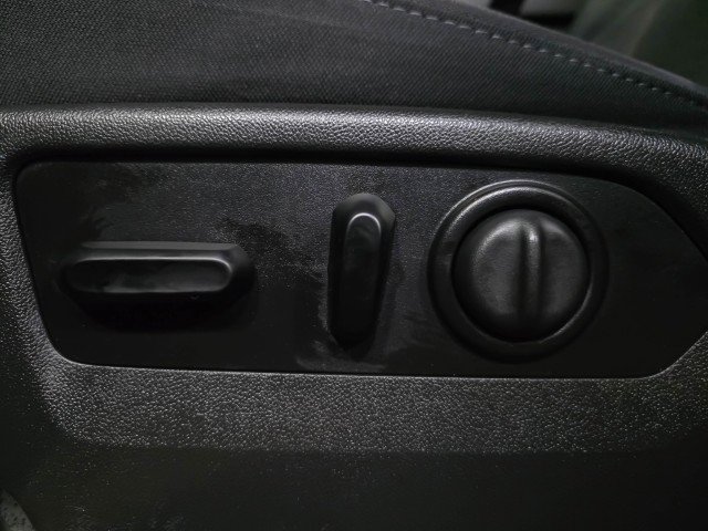 Used 2020 Chevrolet Silverado 1500 LT w/ All-Star Edition image 31