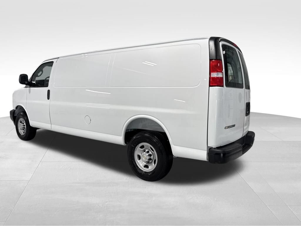 New 2025 Chevrolet Express 3500 Extended w/ Driver Convenience Package RWD image 33
