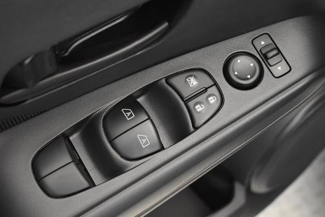Certified 2025 Nissan Kicks Play S FWD image 10