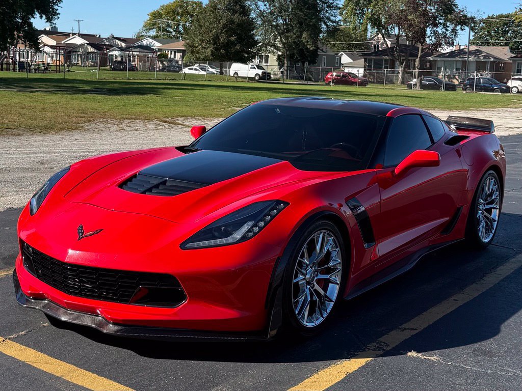 Used 2015 Chevrolet Corvette Z06 RWD image 2