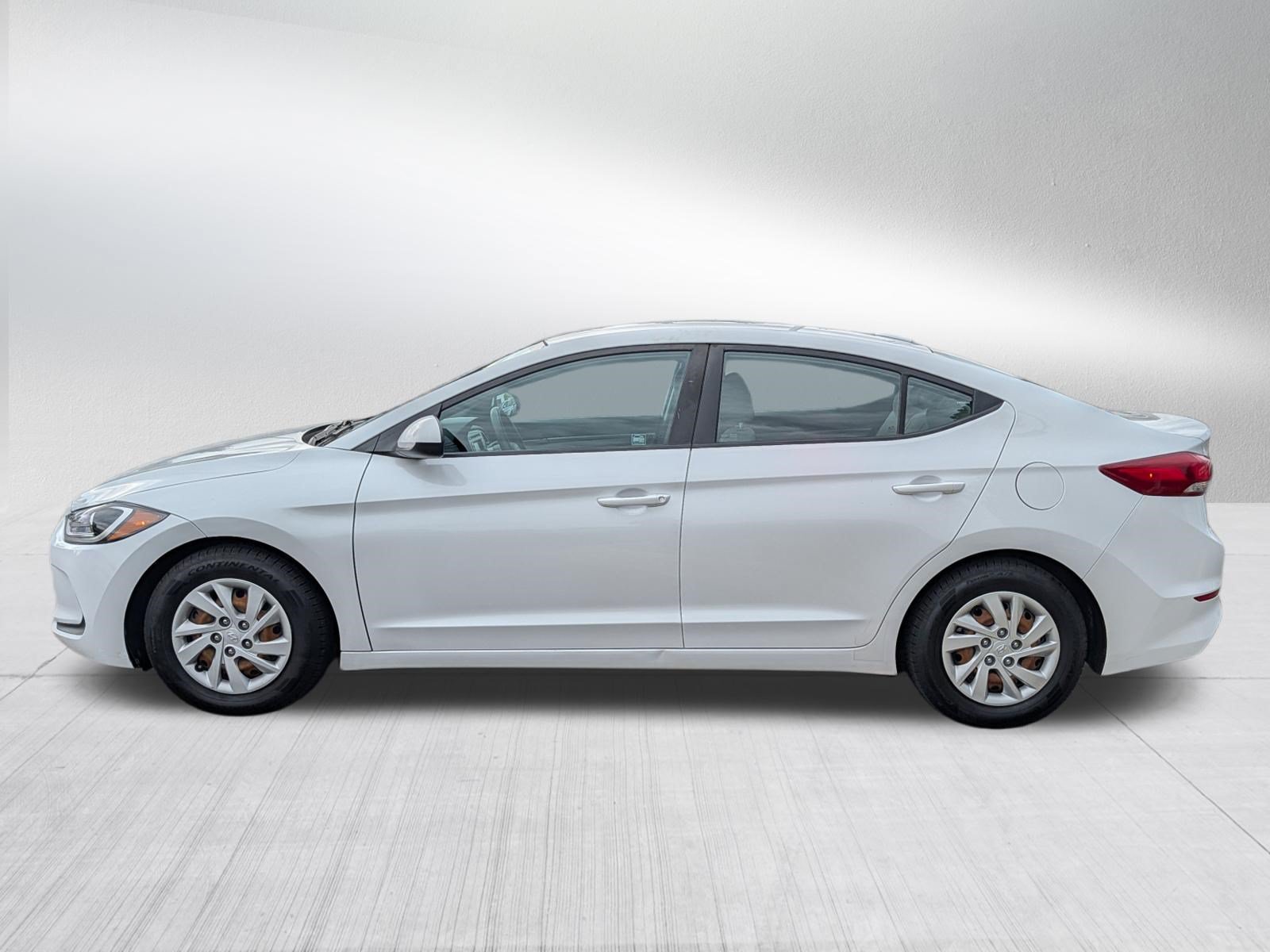 Used 2017 Hyundai Elantra SE FWD image 4