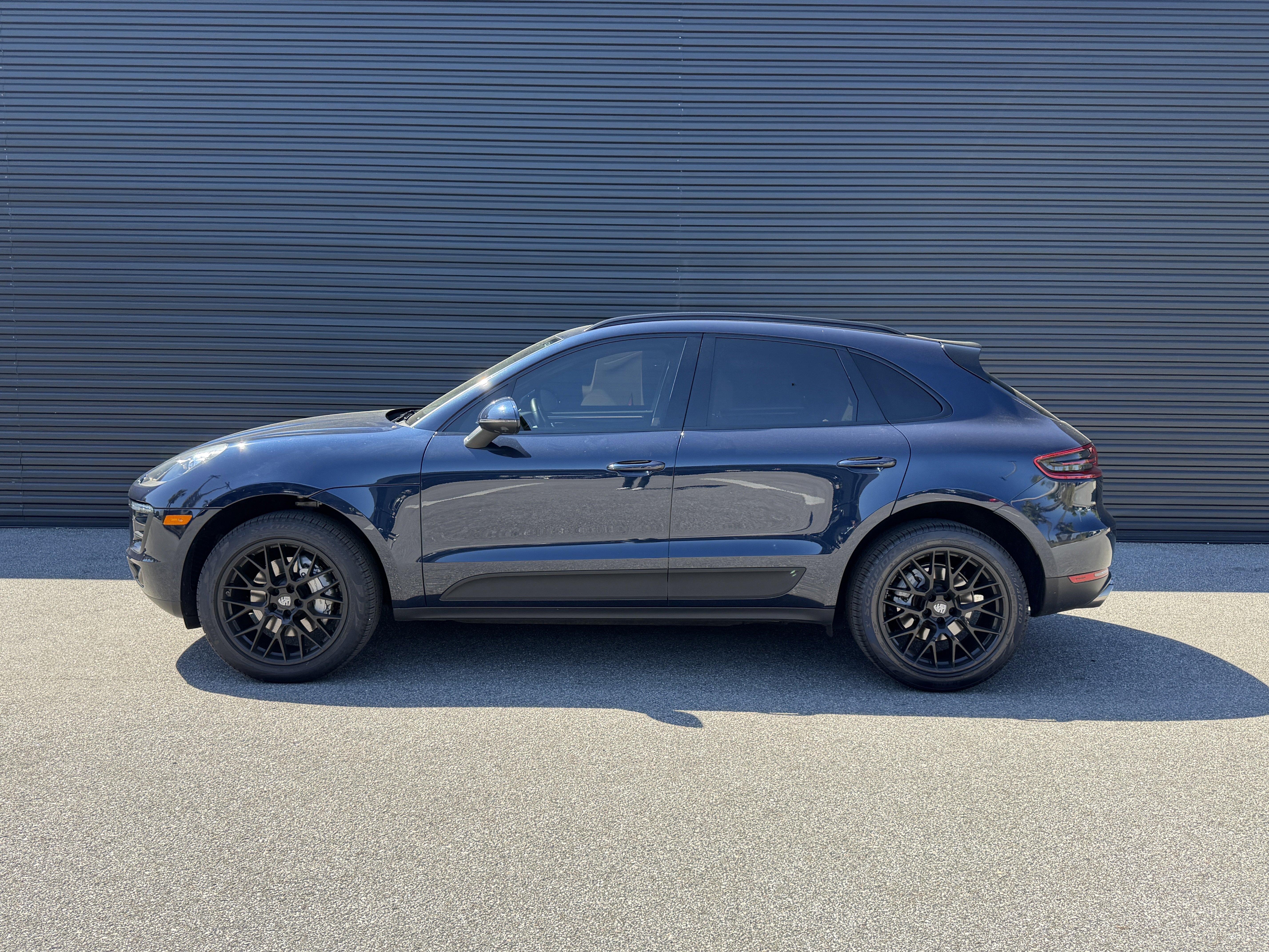 Used 2018 Porsche Macan S image 2