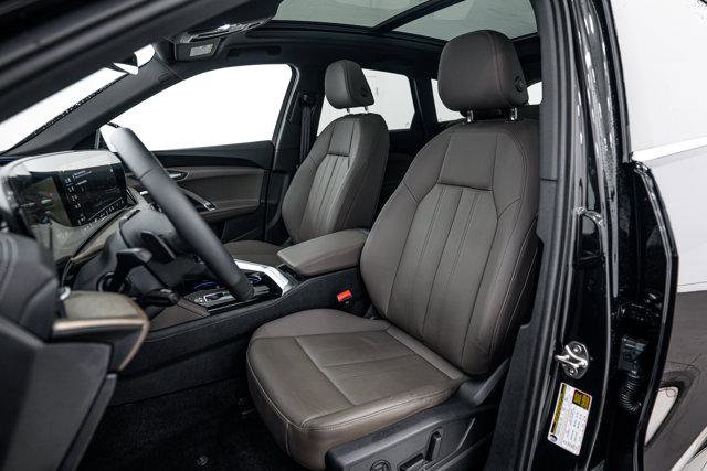 Certified 2025 Audi Q5 Premium w/ Convenience Package AWD/4WD image 13