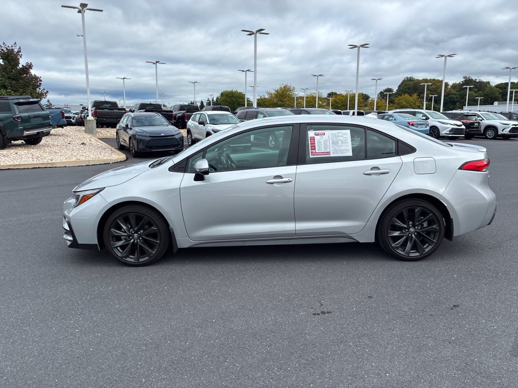 Used 2025 Toyota Corolla SE FWD image 14