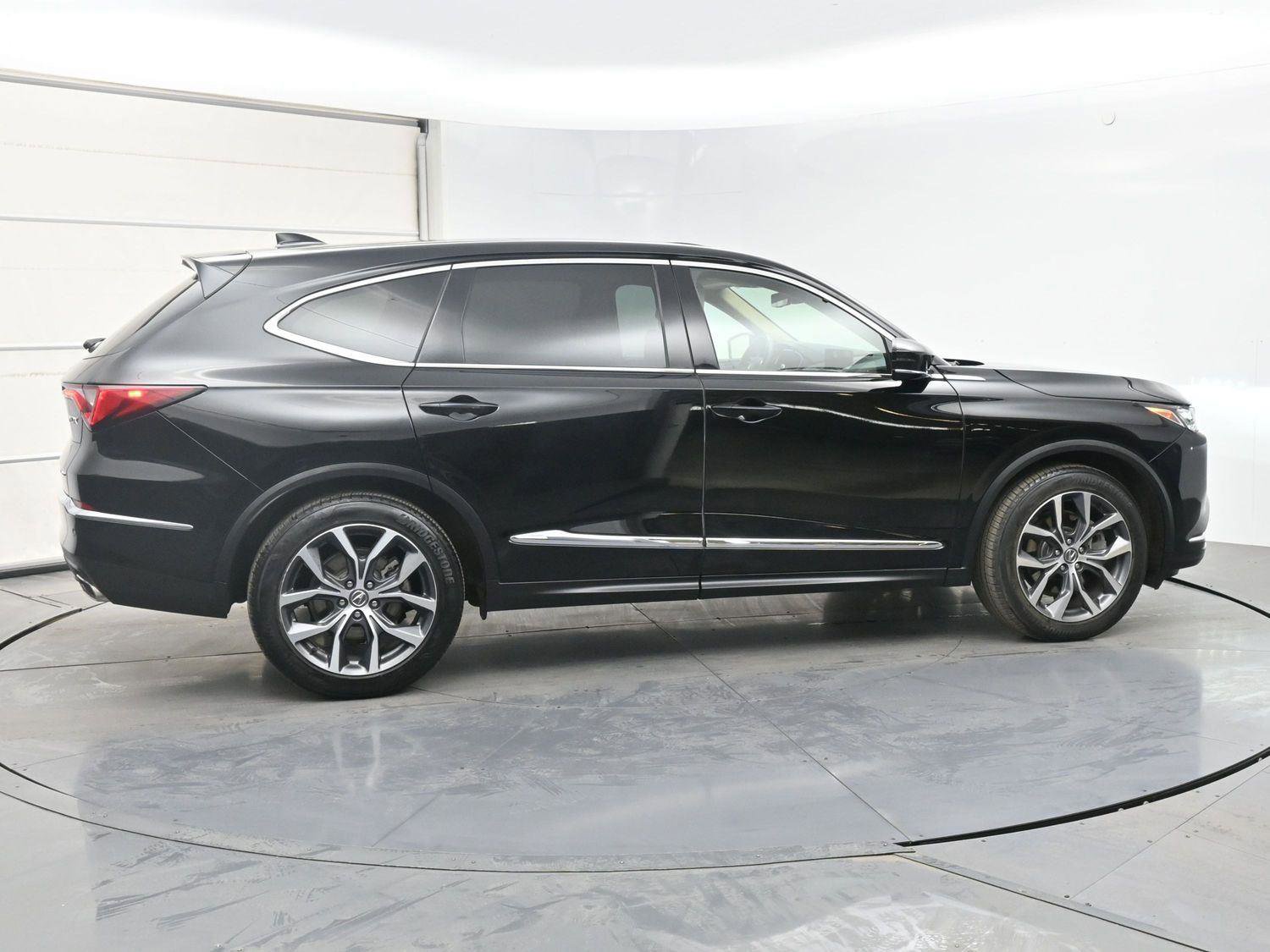 Certified 2024 Acura MDX SH-AWD w/ Technology Package image 6