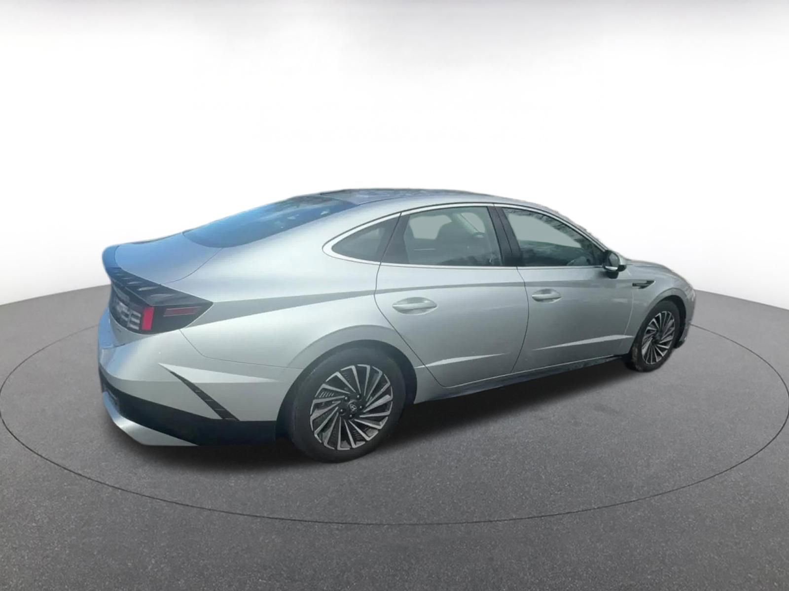 Used 2025 Hyundai Sonata SEL FWD image 15