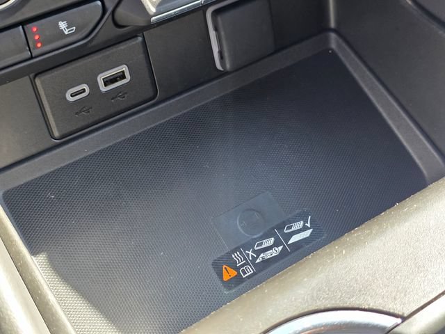 Used 2024 Chevrolet Suburban LT RWD image 38