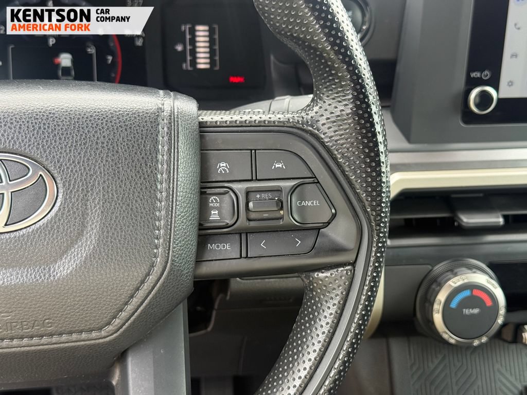 Used 2025 Toyota Tacoma SR5 AWD/4WD image 15