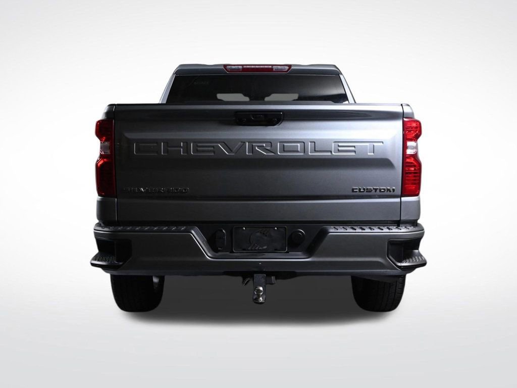 Used 2025 Chevrolet Silverado 1500 Custom RWD image 4