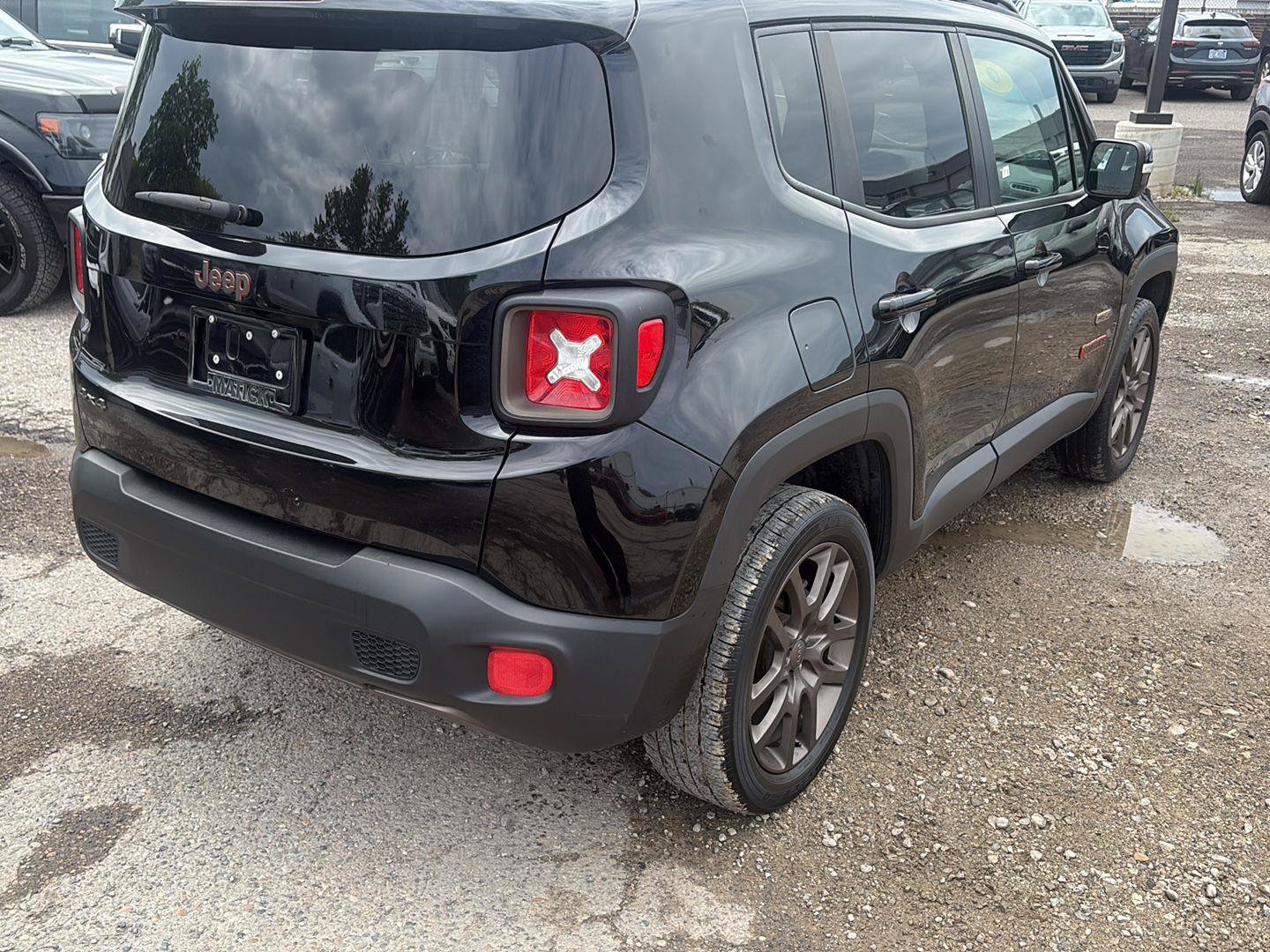 Used 2016 Jeep Renegade 75th Anniversary AWD/4WD image 3