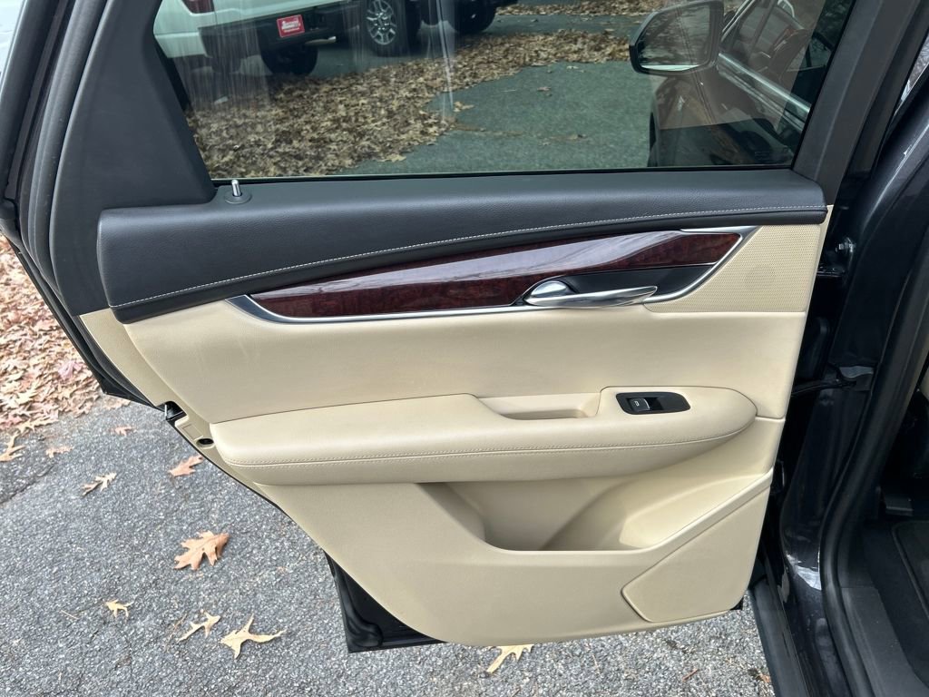 Used 2017 Cadillac XT5 Luxury w/ Driver Awareness Package image 22