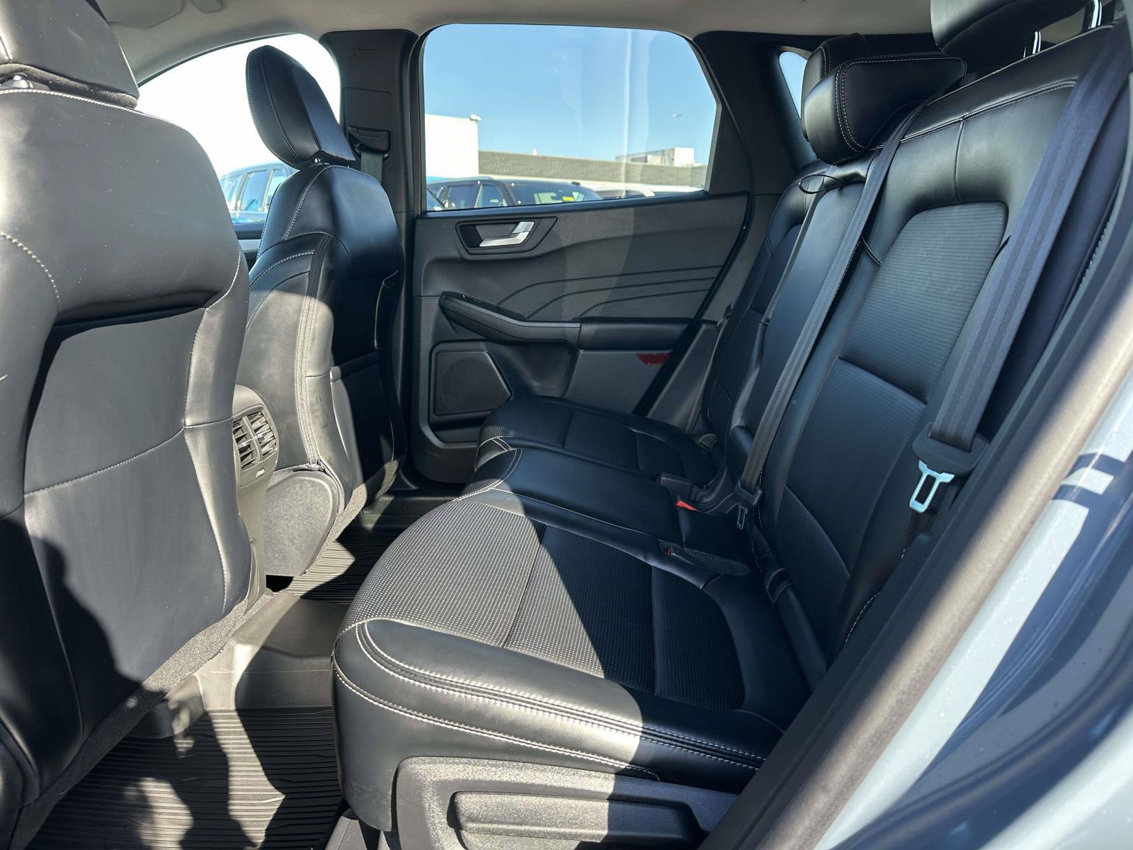 Used 2025 Ford Escape Platinum FWD image 24