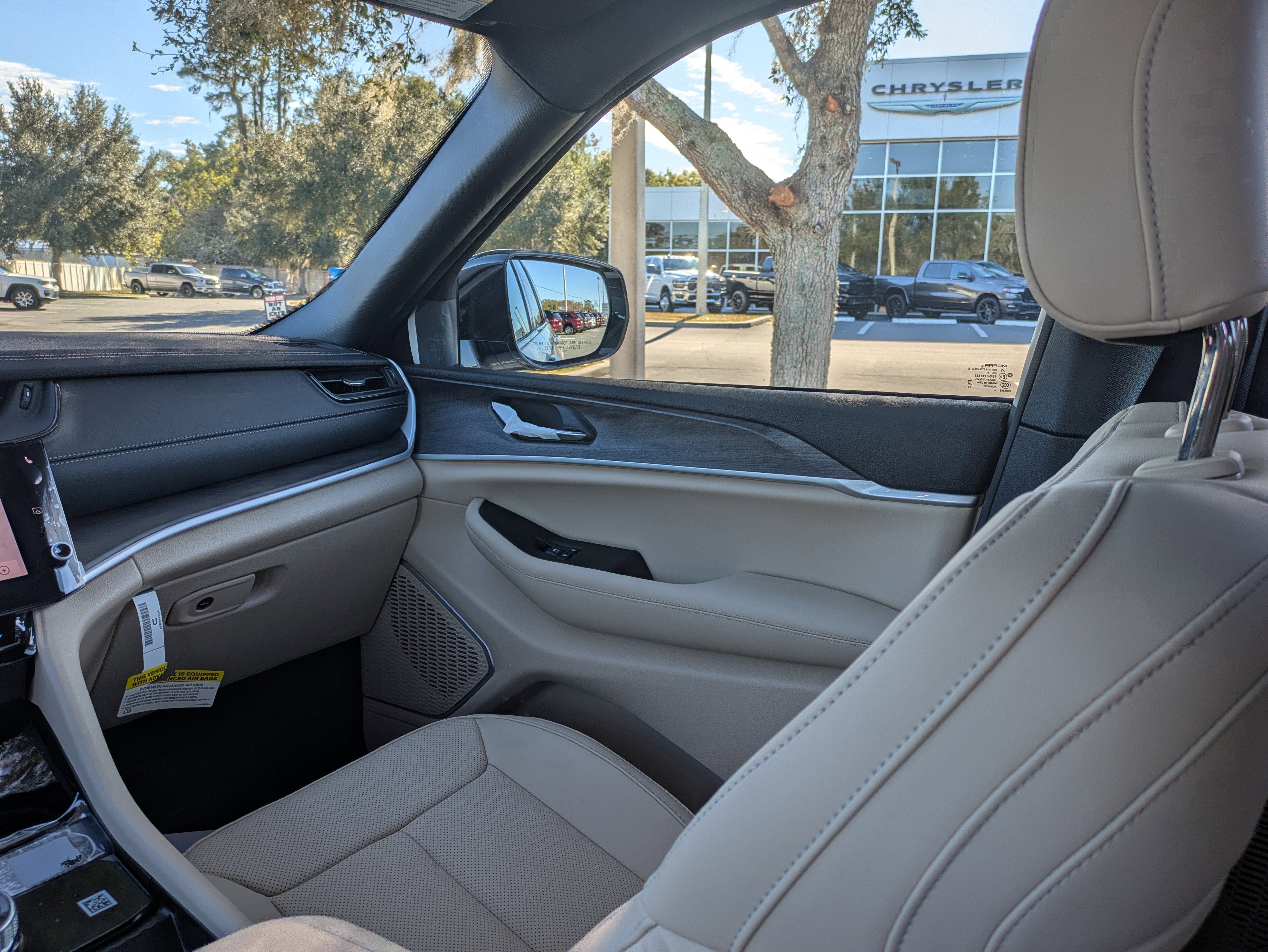 New 2026 Jeep Grand Cherokee Limited w/ Luxury Tech Group II image 17