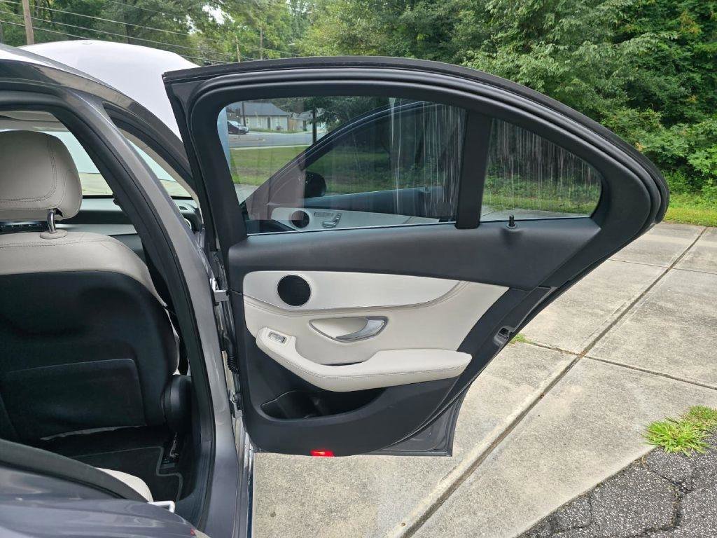 Used 2015 Mercedes-Benz C 300 Sedan image 24