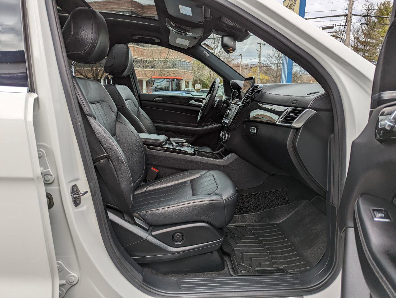 Used 2019 Mercedes-Benz GLS 450 4MATIC image 33