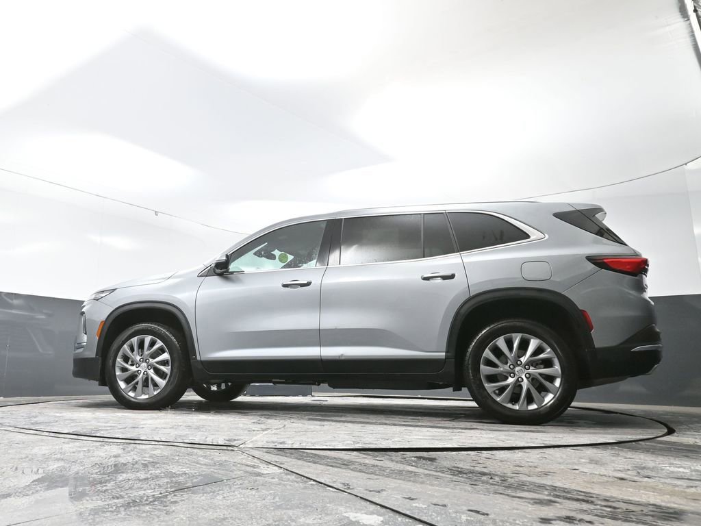 Used 2025 Buick Enclave Preferred w/ Power Package image 60