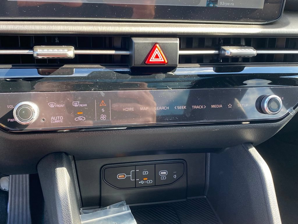 New 2026 Kia Sportage X-Line w/ X-Line Technology Package AWD/4WD image 17