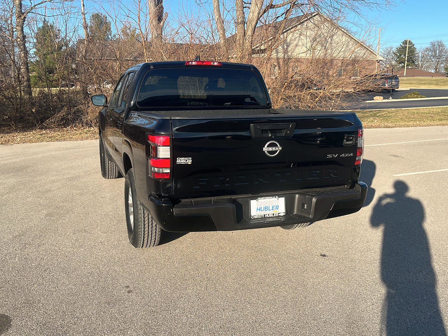 Used 2024 Nissan Frontier SV image 3