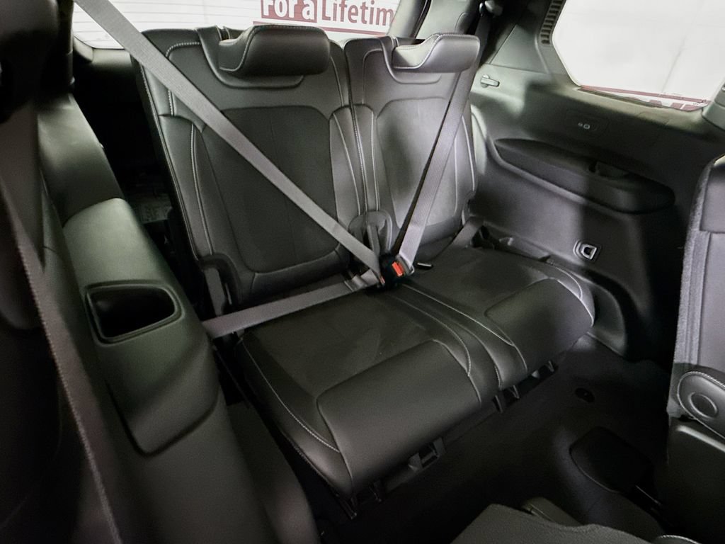 Used 2024 Jeep Grand Cherokee L Altitude AWD/4WD image 32